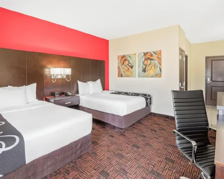 La Quinta Inn & Suites by Wyndham Elk City Hotels in Beckham County