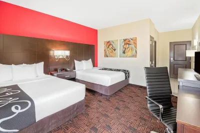 La Quinta Inn & Suites by Wyndham Elk City Hotels in 