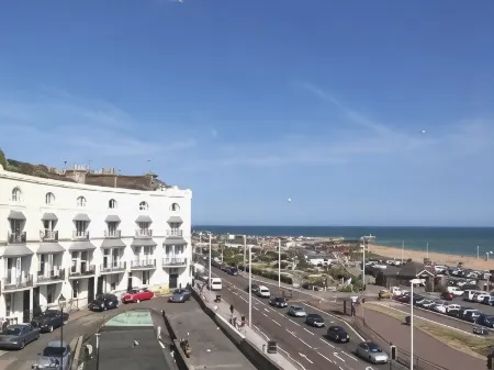 Moray Hastings Отели рядом с достопримечательностью «Pett Level Beach»