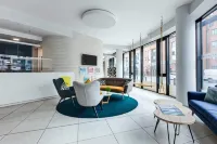 Yugo Explore - Kavanagh Court - Condos