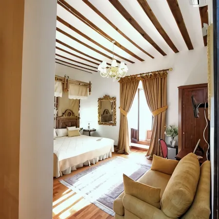 Hotel Boutique Nueve Leyendas Отели в г. Убеда