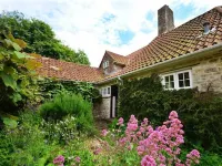 Sixpenny Cottage - Boutique