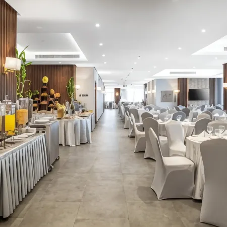 Elaf Qinwan Hotel Отели рядом с достопримечательностью «Книжный магазин Jarir»
