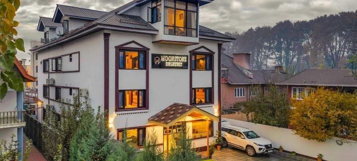 Hotel Moonstone de luxury Hotels in Srinagar