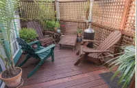 Charles Bass House Bed & Breakfast