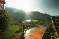 폰다누 리빙 푸라 울룬 다누 브라탄 주변 호텔