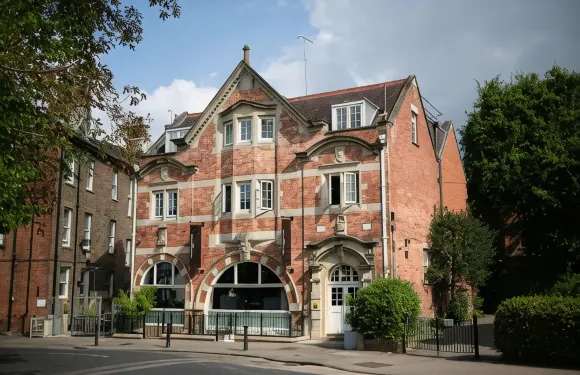 壹華威公園酒店