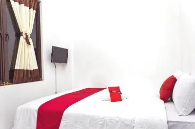 RedDoorz @ Galuh Mas Các khách sạn gần Gg. Tamim Wiharja