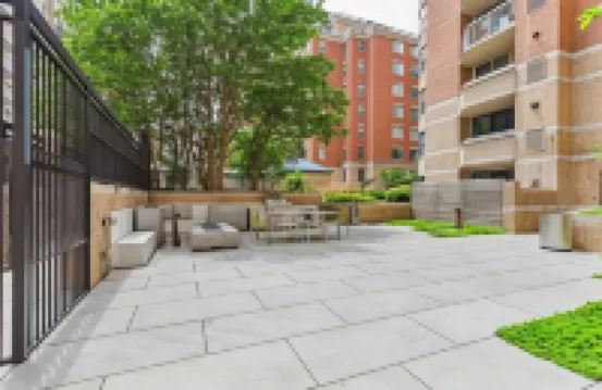 帶健身房和泳池的2卧豪華城市套房