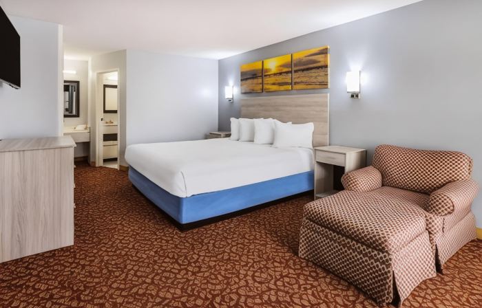 Days Inn & Suites by Wyndham Williamsburg Colonial