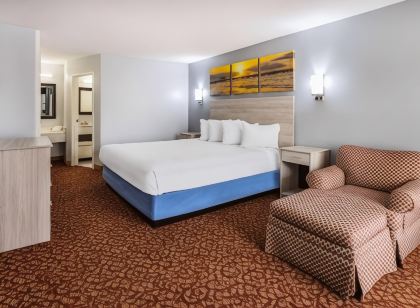 Days Inn & Suites by Wyndham Williamsburg Colonial