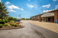 Motel 6 Amherst, NY - Buffalo - parking