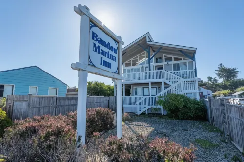 Bandon Marina Inn