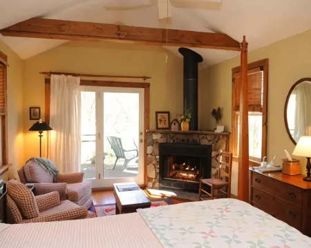Orchard Inn Hotels in Saluda