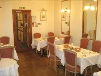 Regency Hotel Westend - Bed and Breakfasts