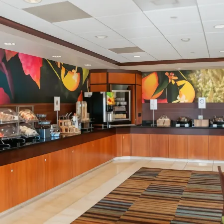 Fairfield Inn & Suites Colorado Springs North/Air Force Academy Отели рядом с достопримечательностью «Парк Уотерфронт»