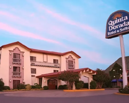 Quinta Dorada Hotel & Suites Hoteles en Saltillo