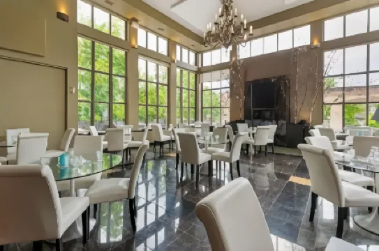 Best Western Plus Perth Parkside Inn  Spa