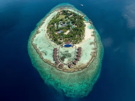 Ellaidhoo Maldives by Cinnamon - One-way FREE speedboat Transfers starting from 1 Oct 25 Отели в г. Mushimasgali