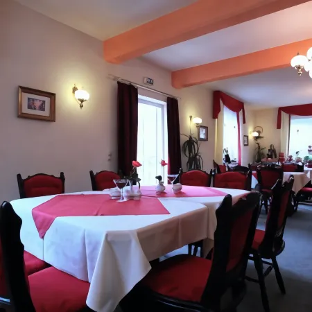 Hotel Haufe Отели в г. Форст