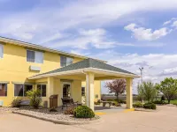 Econo Lodge Luverne I-90 Hotels in Rock County