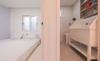 Yeosu the Today Dog (5 Minutes by Car from Yeosu Hot Place)