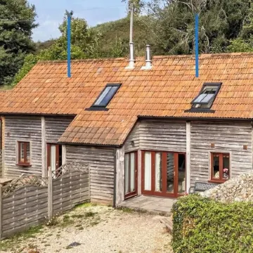 BUTTERCUP COTTAGE  in beautiful Devon countryside.