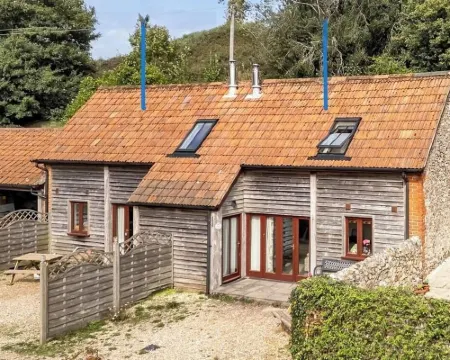 BUTTERCUP COTTAGE  in beautiful Devon countryside. Hotels in Colyton