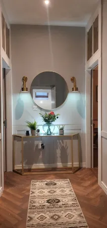 Contemporary living in a 170 year old period building close to the seafront! Отели в г. Ларгс