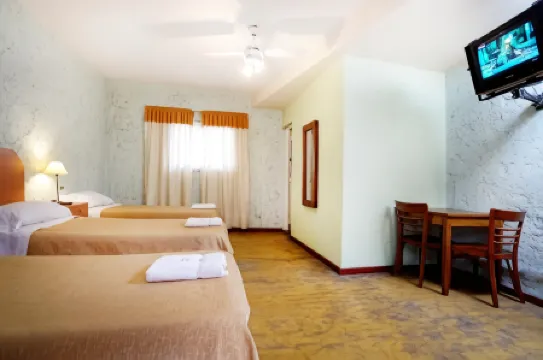 Hotel Parada Отели рядом с достопримечательностью «Здание Кавана»