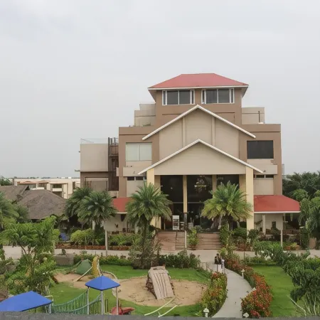7 Seasons Resort & Spa