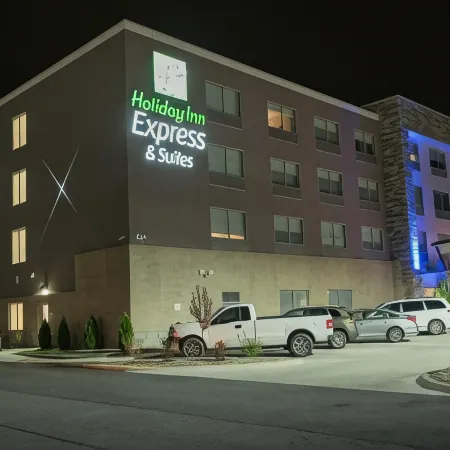 Holiday Inn Express & Suites MERRILLVILLE by IHG
