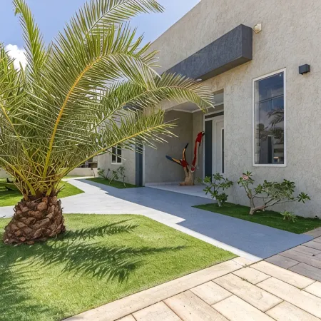 Luxury Modern Villa-Pool, Ocean View Deck, In/Outdoor Kitchen, 5min to the beach
