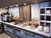 Ming Yue Hu Hotel - breakfast