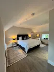 The Carthouse (Luxury 2 bed with private hot tub)