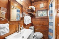 Rustic charm/Cozy comfort-1-bedroom cabin/Ozark view nestled by Bull Shoals Lake - Hytter