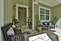 The Gem: Gated Luxury Mtn Home - Hot Tub/Sauna/Basketball/EV Charger/Hiking