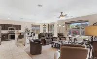 Queen Creek Oasis: Private Pool & Family Fun, Near Major Shopping Centers!