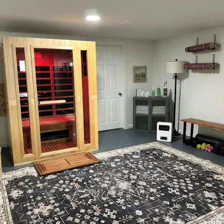 Luxe Waterfront Retreat w/ Infrared Sauna & Red Light. Near New Paltz