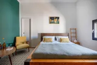 Rare House with Terrace in the City Center - Boutique