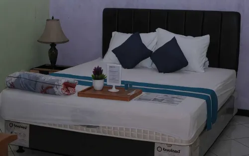 Najwa Homestay Syariah Near Pasar Ngadirejo by Idh