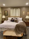 Pet friendly 4-bedroom cottage in fabulous Penn Yan with WiFi, AC and more