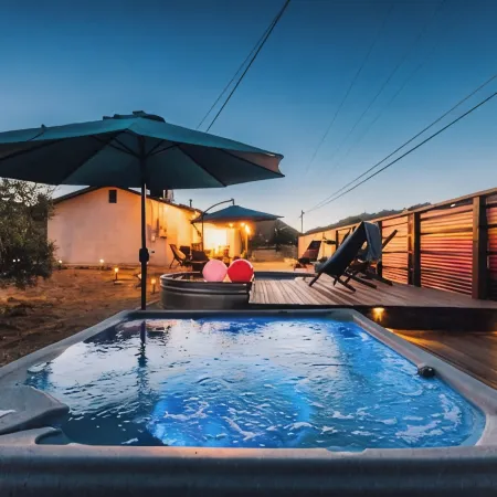 Casa De Colores w/ Arcade, hot tub + more - J Tree