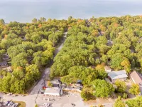 Wasaga Beach Summer Cottages & Cabins Hotels in Wasaga Beach