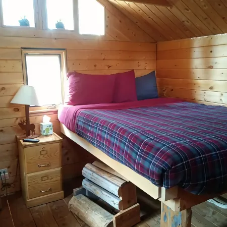 Charming cabin with WiFi in Silver Gate/Cooke City