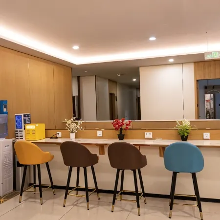 Wusheng Yijing Hotel (Rongheng Times Square)