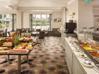 Sunday London Staines-upon-Thames Heathrow T5 - breakfast