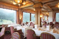 Hotel Traube Tonbach - breakfast