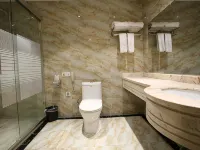 Chaling Manhe Hotel Hotele w: Powiat Chaling