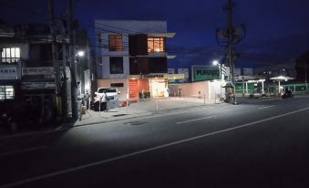 8 ZHENSEN INN